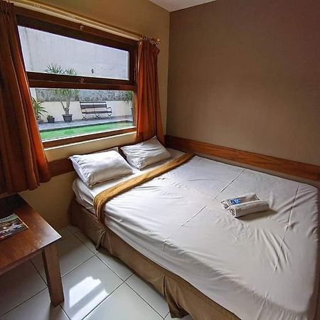 Guest House Teras Solo Syariah Εξωτερικό φωτογραφία